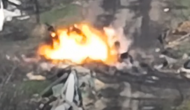 Украинские защитники устроили взрывной сюрприз российским «туристам» в Марьинке: видео