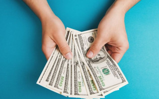 Зарплати в Україні скоротилися на 25–50% порівняно з довоєнним часом – НБУ