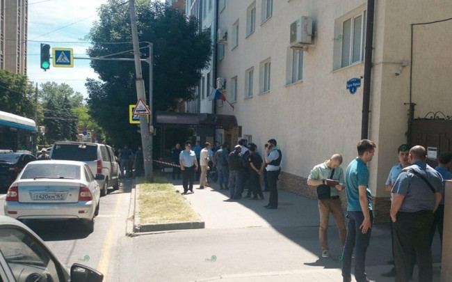 В РФ в суде произошла стрельба: подсудимый ранил пристава и конвоира