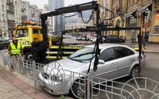У Києві неправильно припарковані автомобілі будуть евакуйовувати
