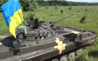 БМП теперь на службе Украины: пограничники «обкатали» трофейную машину, видео