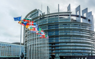 Европарламент будет рекомендовать лидерам ЕС предоставить Украине статус кандидата