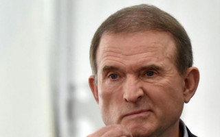 Суд продовжив строк тримання під вартою Віктору Медведчуку