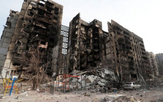 У Маріуполі вулиці всіяні сміттям: окупанти більше не шукають тіл загиблих під завалами, відео