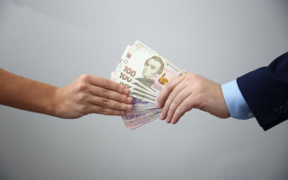 Особливості виплати допомоги з тимчасової непрацездатності за час простою
