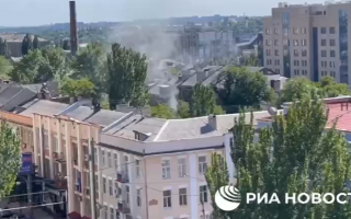 Біля адміністрації лідера так званої «ДНР» Дениса Пушиліна сталося кілька вибухів, відео