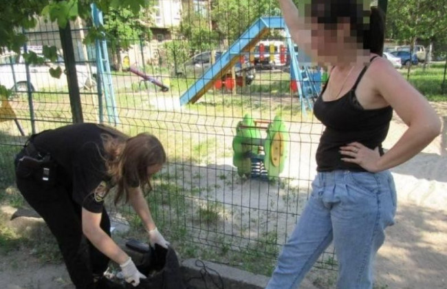 Ошукали продавчинь на ринку: у Києві спіймали зухвалих шахрайок, фото