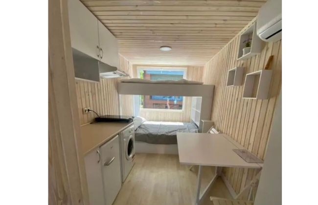 В Буче установили модульный дом на солнечных панелях для потерявших жилье, видео