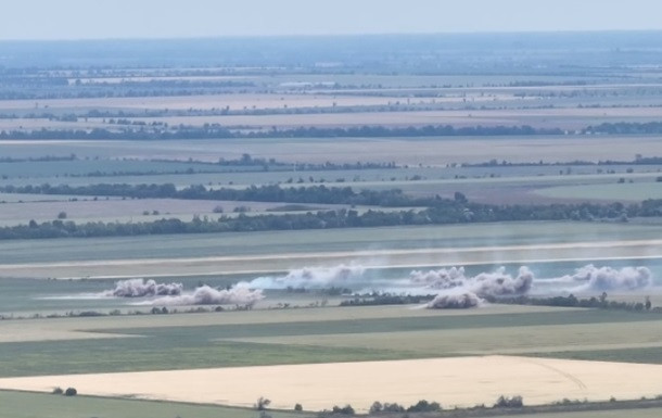 ВСУ показали уничтожение вражеской батареи пушек Гиацинт-С на Херсонщине: видео