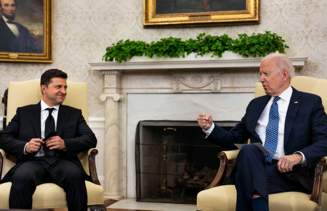 Байден заявил, что Зеленский игнорировал его предупреждения о вторжении РФ: у Зеленского ответили