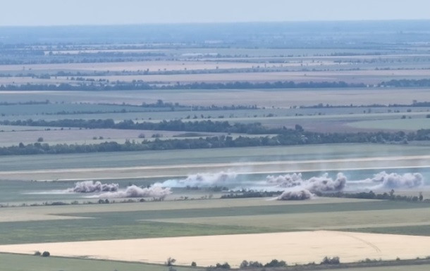 ВСУ показали уничтожение вражеской батареи пушек Гиацинт-С на Херсонщине: видео