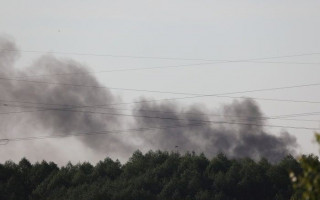 В Брянской области РФ случился пожар предположительно на воинской части – СМИ, видео