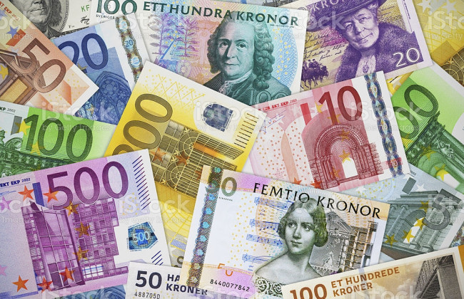 Українці зможуть обміняти готівкову гривню на шведські крони, але є умова