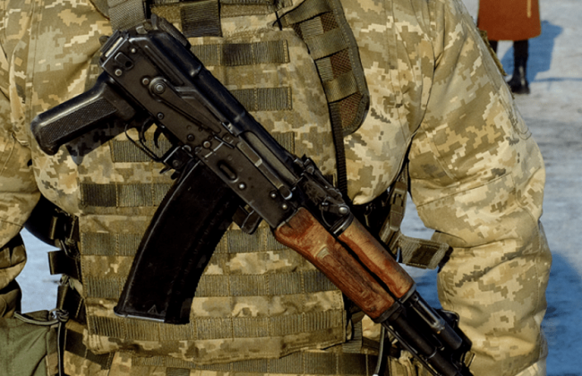 Чиновник Генштаба применил оружие в спальном районе Киева, начато служебное расследование, — Алексей Резников