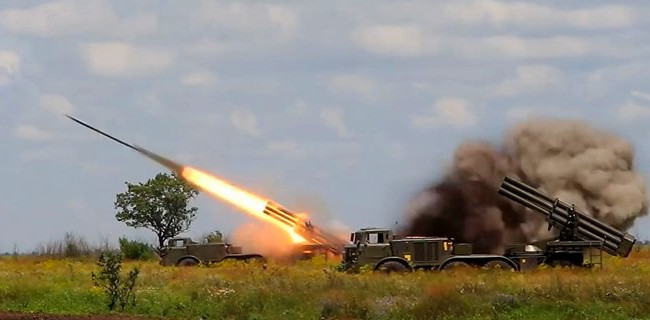 Війська РФ обстріляли касетними снарядами село на Дніпропетровщині