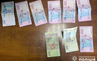 На Хмельниччині чоловік приніс поліцейському хабаря, щоб не платити 119 гривень штрафу