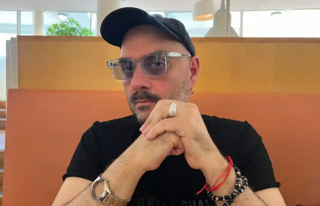 Режиссер Кирилл Серебренников объяснил, почему призвал снять санкции с Абрамовича