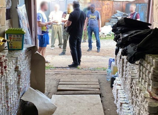 В Киеве предпринимателя подозревают в продаже гуманитарной помощи на 500 тысяч гривен
