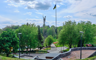 В Києві 14 червня приспускають головний державний прапор України: в чому причина