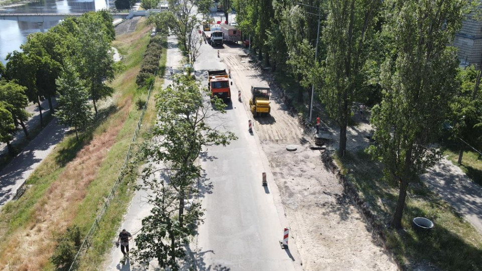 «Київавтодор» відновив ремонтні роботи на одній з вулиць столиці: подробиці та фото