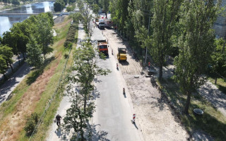 «Київавтодор» відновив ремонтні роботи на одній з вулиць столиці: подробиці та фото