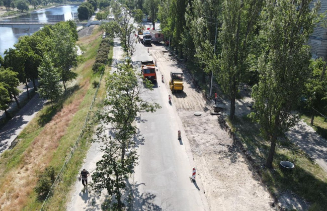 «Київавтодор» відновив ремонтні роботи на одній з вулиць столиці: подробиці та фото