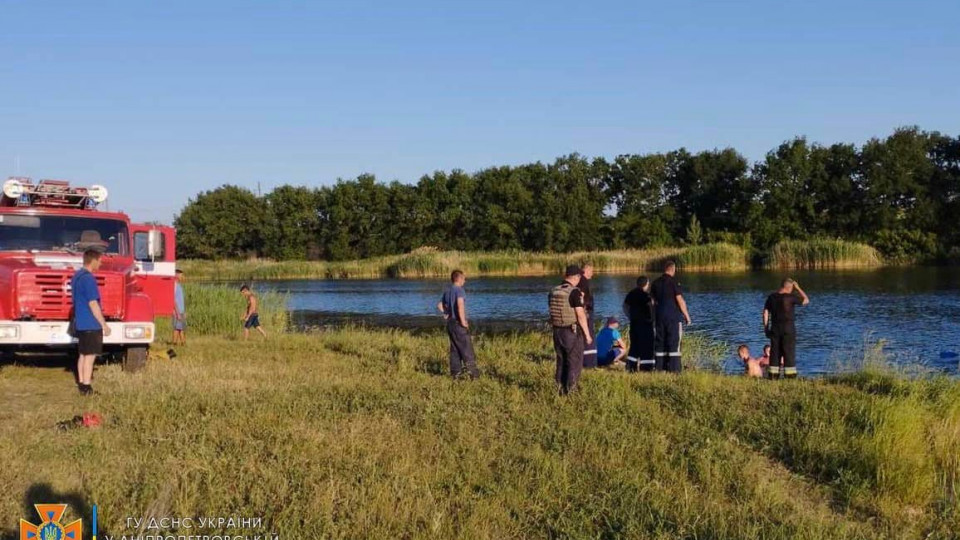 На детском пляже Днепра нашли тело пропавшего в воде мужчины