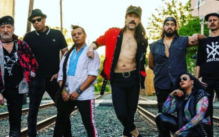 Американская группа Gogol Bordello посвятила песню украинской теробороне, видео