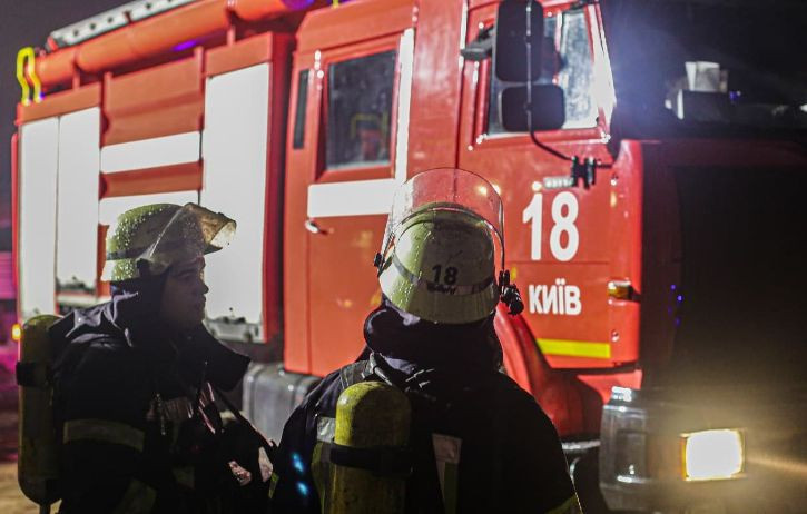 В Киеве вспыхнул пожар в многоэтажке