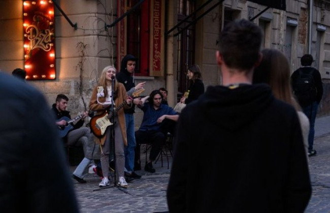 У Хмельницькій області заборонили публічне виконання російськомовних пісень