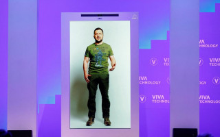Зеленский выступил на конференции Viva Technology в виде голограммы: фото