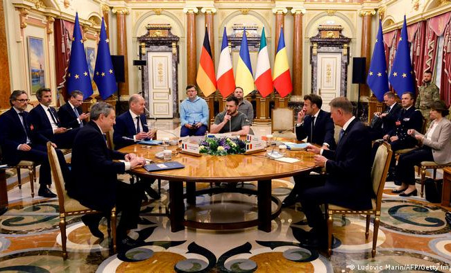 Макрон, Шольц и Драги призвали Зеленского к переговорам с РФ, — Die Welt