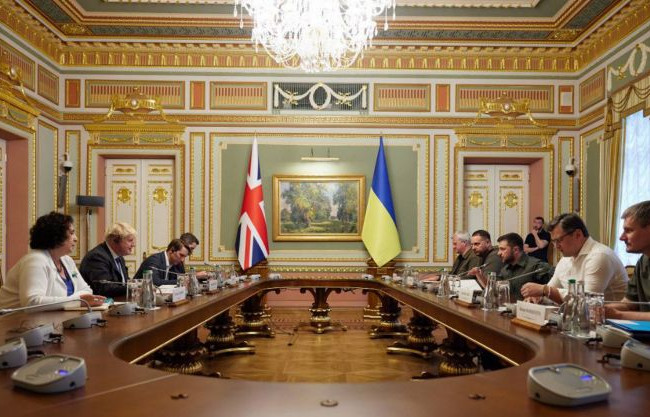 В Киев приехал премьер-министр Великобритании Борис Джонсон, видео