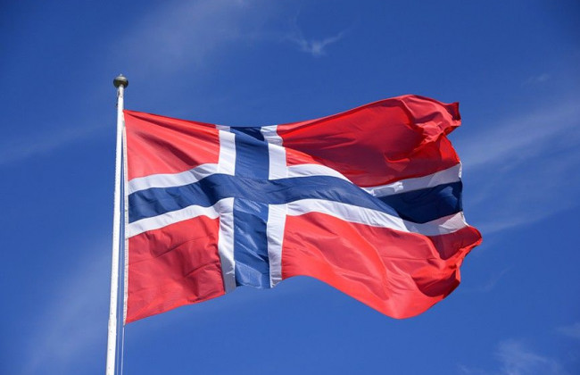 Норвегия запретила импорт нефти из России
