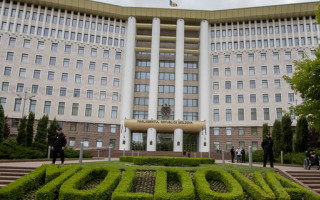 В Кишиневе началось первое в истории совместное заседание парламентов Румынии и Молдовы