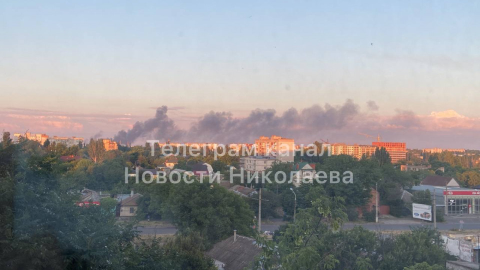 Ракетный удар по Николаеву: вспыхнул сильный пожар, видео