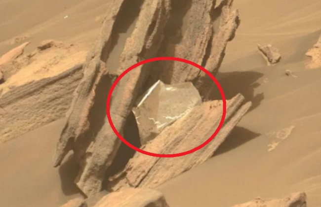 На Марсе обнаружили мусор земного происхождения, фото