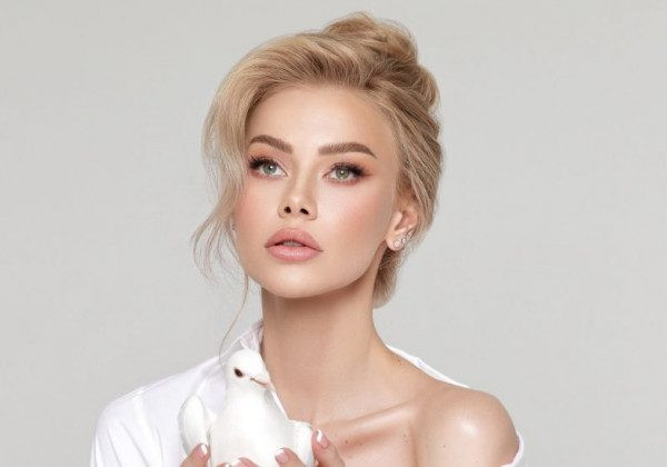 Волонтерка из Чернигова представит Украину на конкурсе «Мисс-Вселенная-2022»