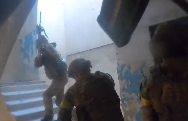 Опубликовали видео уличного боя в Северодонецке