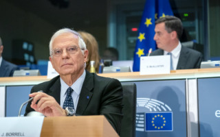 Блокування Росією українського зерна є воєнним злочином, — Боррель