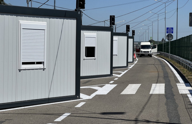 Розпочав роботу оновлений пункт пропуску «Краківець – Корчова» на кордоні з Польщею, фото