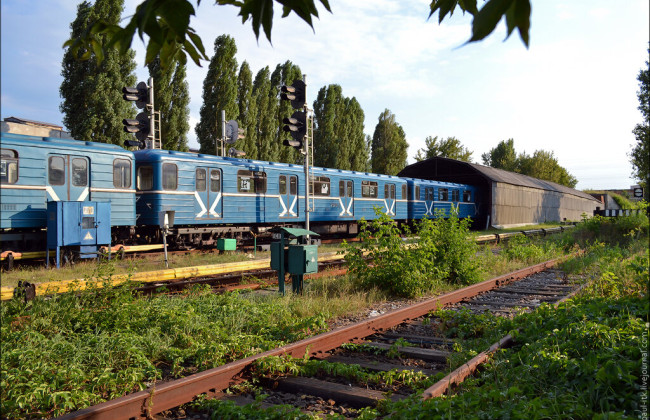 Оккупанты ударили по поездам харьковского метро: ранен сотрудник