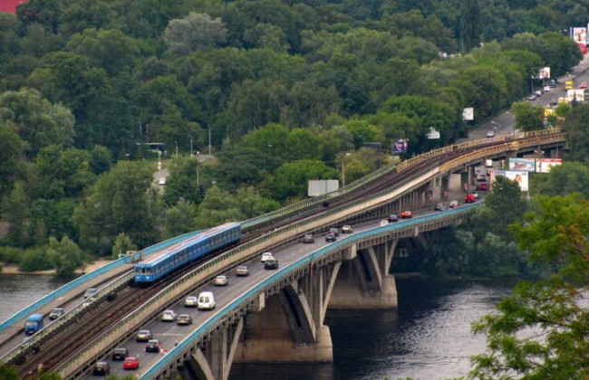 В Києві відновили роботу деяких автобусних та тролейбусних маршрутів