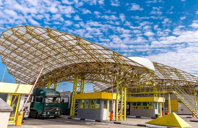 Один із пунктів пропуску на кордоні з Польщею змінює режим роботи: що слід знати