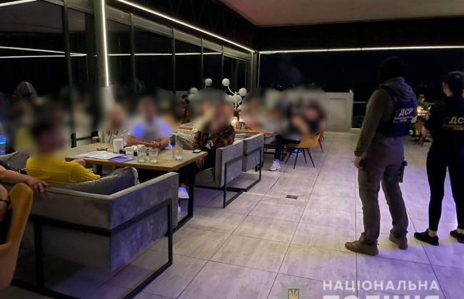 Поліція викрила клуб на Київщині, який працював з порушенням режиму комендантської години