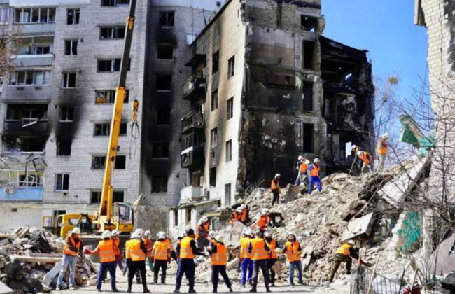 Кабмин решил, что безработных будут привлекать к разбору завалов и строительству защитных сооружений