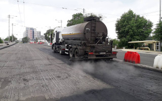 В Киеве ремонтируют улицу Льва Толстого, фото