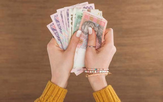 Як українцям отримати допомогу від Червоного Хреста через ПриватБанк