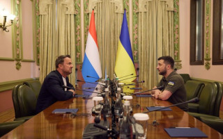 Зеленський зустрівся з Прем'єр-міністром Люксембургу в Києві