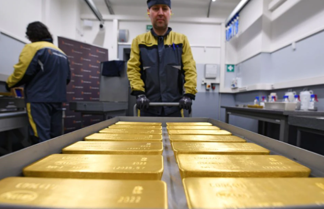 Швейцарія вперше з початку війни купила російське золото, яке може потрапити під санкції ЄС